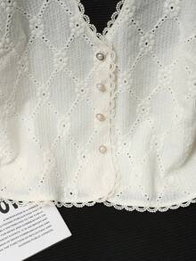 Airaco 女士夏季新款蕾丝吊带背心，性感V领紧身设计，蕾丝拼接，珍珠装饰，女士蕾丝上衣，女士沙滩装，女士度假背心，女士优雅上衣，杏色蕾丝上衣，休闲度假波西米亚风沙滩装，适合情人节、派对、复活节、夏威夷音乐节和热带度假等场合。女士背心，夏季可爱上衣，优雅蕾丝上衣，夏季新款上衣，商务休闲女装。 - 杏色 - 查看 3