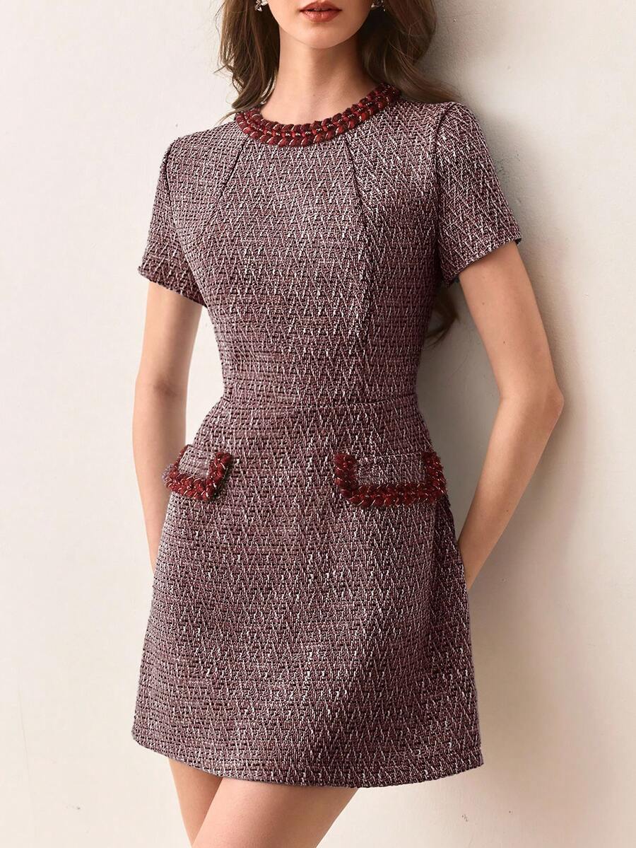 Aveloria Rosie Đầm tay ngắn cổ tròn, thắt eo, chất liệu vải tweed hai màu, trang trí ruy băng, kiểu dáng tối giản, tôn dáng, thanh lịch, cổ điển và lãng mạn. - Màu Đỏ Sâu - Xem 1