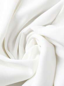 GlowEve 女士优雅通勤紫色条纹V领单排扣修身无袖上衣 + 女士优雅通勤白色人字纹双口袋设计短裤，春夏款 - 彩色 - 查看 3