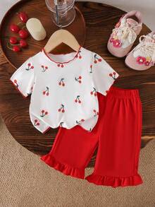 SHEIN Playful Pals 2件套女婴幼儿/新生儿0-3岁春夏可爱樱桃印花短袖T恤和格子裤套装，休闲装 - 紅色 - 查看 3