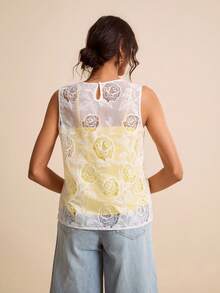 LOTSLUV 女士白色玫瑰纹理面料和黄色吊带无袖半透明上衣，春夏款 - 白色 - 查看 2