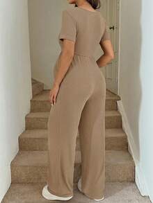 SHEIN Gravida kvinnors enfärgade lapptäcksjumpsuit med knäppning framtill och knytning i midjan - Kaki - Visa 2