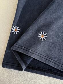 SHEIN EZwear 大码女式圆领花卉刺绣休闲百搭日常短袖T恤，夏季 - 藏蓝色 - 查看 5