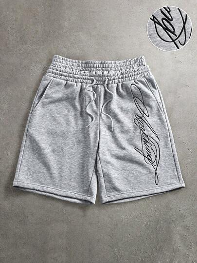 STYNVO Quần short nam chất liệu vải nỉ mềm mại, thoải mái, có dây rút và cạp chun, thích hợp cho kỳ nghỉ, tiệc tùng, đi chơi, thể thao, công sở đơn giản. Mẫu quần short thêu cổ điển bán chạy cho mùa xuân/thu, phù hợp để mặc hoặc làm quà tặng bạn bè. Quần short nam phong cách đường phố, quần short nam màu xám, quần short thể thao nam, quần short nam, quần short phong cách đường phố nam, quần short nam màu xám.