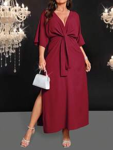 SHEIN Belle Vestido de talla grande de manga corta con dobladillo dividido, unicolor y cintura ceñida - Rojo - Ver 1