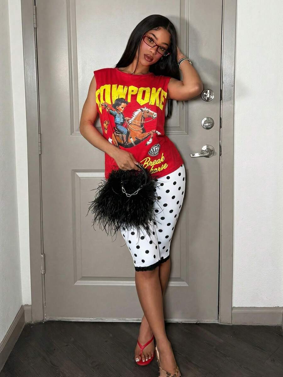 Slaydiva Mùa xuân mới, Lễ hội âm nhạc Xuân Hè, Ngày Valentine, Phong cách cơ bản giản dị, Y2K, Đường phố ngọt ngào, Nổi tiếng trên mạng, Hẹn hò hàng ngày, Phong cách cô gái nóng bỏng, Gợi cảm thường ngày, Không tay, Cổ tròn, Rộng rãi, Logo khẩu hiệu màu vàng, Họa tiết phương Tây, Áo vest đen + Trang trí ren, Trang trí nơ, Quần bó chấm bi đen trên nền trắng, Quần lửng 5 inch, Quần đạp xe, Quần short, Bộ hai mảnh nữ - Quần chấm bi, Túi xách lông vũ, Trang phục thường ngày nữ, Trang phục cao bồi, Áo thun đỏ thường ngày - Đỏ - Xem 1