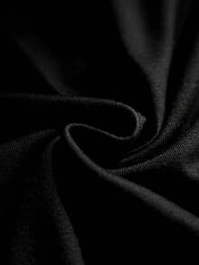 LOONEY TUNES X SHEIN Bộ đồ ngủ nam gồm áo ngắn tay cổ tròn in hình hoạt hình và quần in sọc, kiểu dáng thường ngày. - màu đen - Xem 5