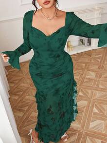 Modelyn Women's Plus Size Elegant Random Print Dark Green Long Fitted Dress With Sweetheart Neck And Ruffle Hem - Dark Green - View 3