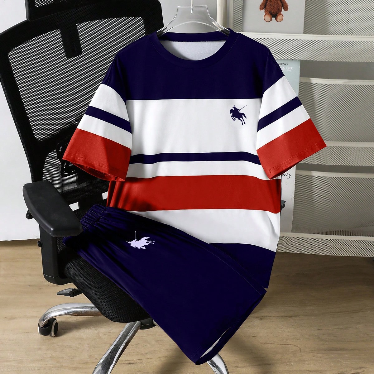 Set de 2 piezas: Camiseta de manga corta con estampado de rayas y pantalones cortos deportivos sencillos, adecuado para adolescentes varones, para el