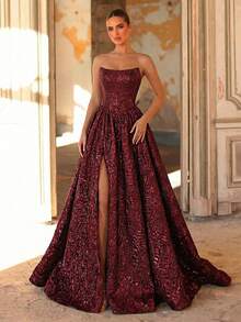 Aureia 这款优雅、浪漫、时尚的酒红色提花露背吊带A字连衣裙，非常适合毕业典礼、学校开学典礼、音乐节、生日派对、婚礼、下午茶派对、舞会和晚礼服等场合。 - 酒紅色 - 查看 9