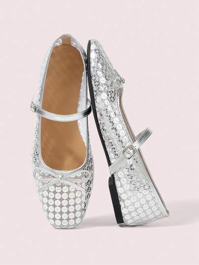 CUCCOO DOLLMOD 女士银色网纱亮片装饰甜美蝴蝶结法式低帮透气玛丽珍鞋，鞋面采用亮片网纱材质，适合春夏穿着。