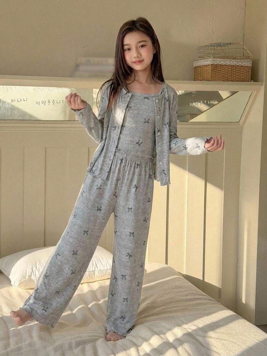 DAZY Conjunto de pijama para niña preadolescente con blusa de manga larga con botones y estampado de mariposas, camiseta y pantalones - Gris - Ver 1