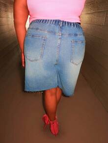 Enliva Pantalones cortos de mezclilla casuales con bolsillos, decoración de rhinestones y efecto desgastado para mujeres de talla grande y silueta redondeada, para el verano - Azul - Ver 2
