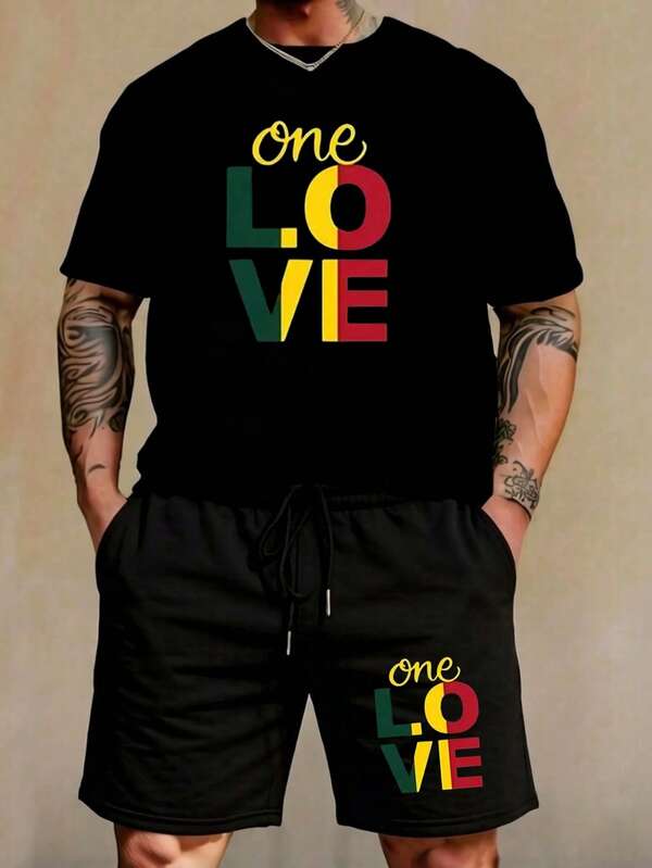 Conjunto 2 piezas para hombre: camiseta de manga corta con diseño estampado de texto estilizado en colores tricolor y fuente cursiva, pantalón corto coordinado con el mismo motivo, estilo urbano moderno y relajado para un look lleno de actitud casual y alegre, ideal para look diario y salidas informales en temporada cálida.