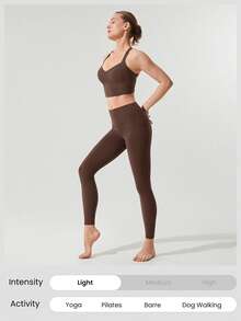 GLOWMODE Áo ngực thể thao FeatherFit™ See You Around kiểu yếm không lưng, hỗ trợ nhẹ, thích hợp cho yoga cường độ thấp. - màu nâu - Xem 5