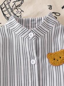 SHEIN Playful Pals 6-36个月男女宝宝两件套，黑白条纹小熊印花短袖上衣+纯色弹力腰短裤，包含上衣和短裤，适合春夏季节，休闲时尚，日常穿着，夏季假期 - 黑色 - 查看 4