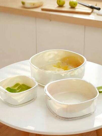 1 Giỏ lọc rác bằng nhựa dung tích lớn, hai lớp, có tay cầm, bền, tiết kiệm không gian, dễ thoát nước, chắc chắn và nhẹ, nhiều màu sắc, dùng để lọc trái cây và rau củ trong nhà bếp.