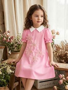 Neues Frühjahrs-/Sommerkleid mit schwarzem Kragen und Kurzarm für große Mädchen, dekoriert mit 5 dimensionalen Blumen auf der Brust, die einen kindlichen Charme und Niedlichkeit verleihen, insgesamt süßer und eleganter Stil, A-Linien Rock Design schafft Dynamik und Lebendigkeit, geeignet für tägliche Ausflüge, Aufführungen, Zusammenkünfte usw. - Pink - Übersicht 9