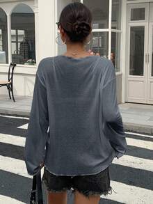 DAZY 女款寬鬆深V領長袖透視休閒上衣，都市街頭風T恤，適合夏季泳裝外罩衫與校園穿搭 - 霧霾藍 - 查看 3