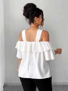 Elenzga 大码优雅露肩金属装饰荷叶边露肩上衣 - 米色 - 查看 2