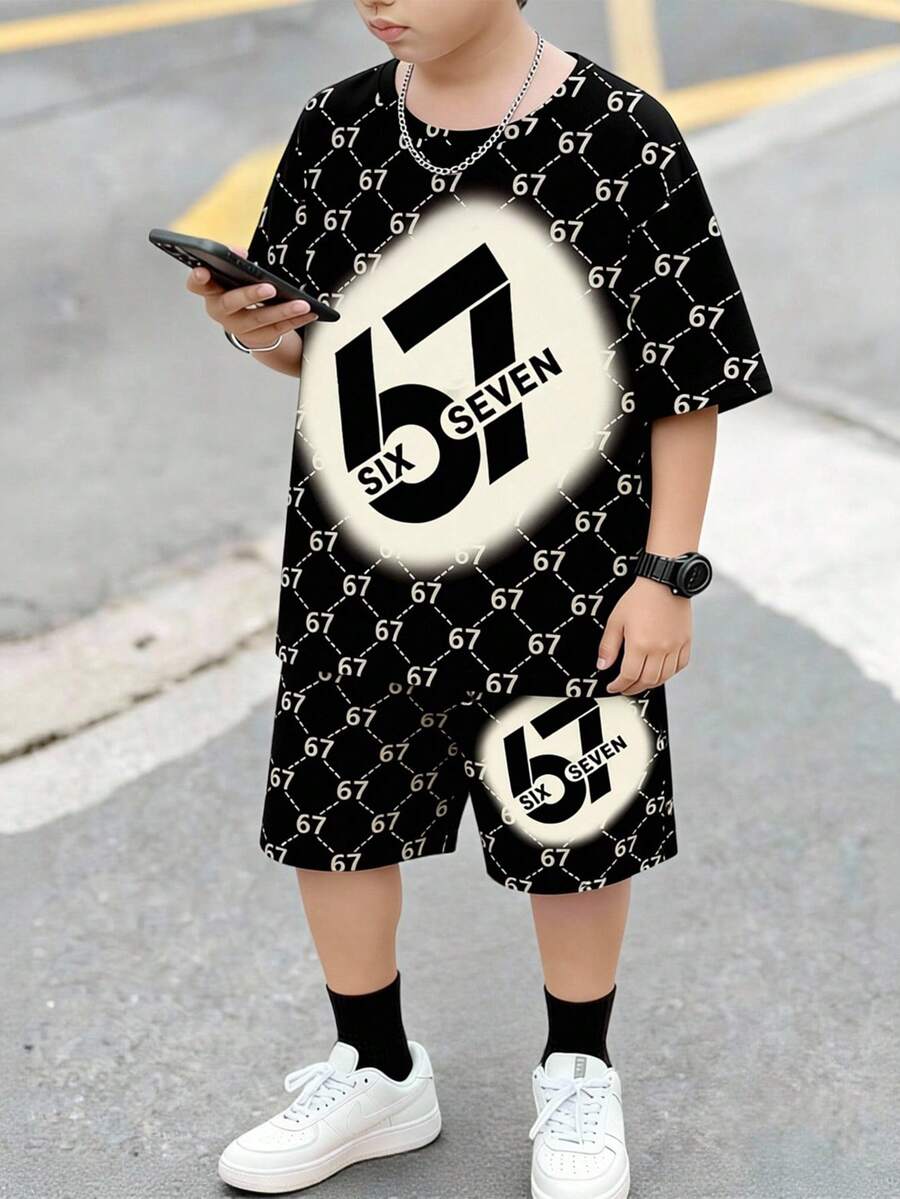 两件套男童休闲时尚创意个性清新高端简约黑色底数字67花卉图案字母标语印花休闲T恤和短裤套装，舒适日常穿着，温暖夏日风格，适合春、夏、秋季，经典两件套 - 彩色 - 查看 1