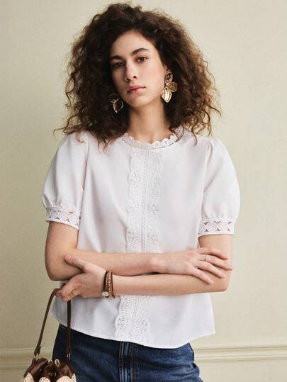 Écloséra French Retro Style White Blouse With Lace Patchwork, Elegant Short Sleeve Fitted Blouse