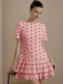 Aveloria Rosie 黑白波点印花圆领收腰短袖百搭廓形荷叶边下摆休闲百搭女式连衣裙 - 粉色 - 查看 3