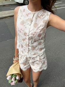 Serisse 女士花卉刺绣镂空单排扣背心和短裤休闲两件套 - 杏色 - 查看 5