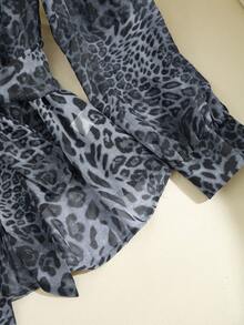 GlowEve CURVE 大码女式雪纺豹纹圆领衬衫，金属纽扣装饰，休闲春秋装 - 藍色 - 查看 4