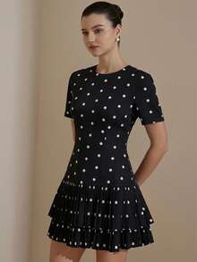 eloria Modichic Vestido casual versátil para mujer con cuello redondo, cintura ceñida, manga corta, estampado de lunares en blanco y negro, dobladillo con volantes en capas y silueta a juego - Blanco y Negro - Ver 6