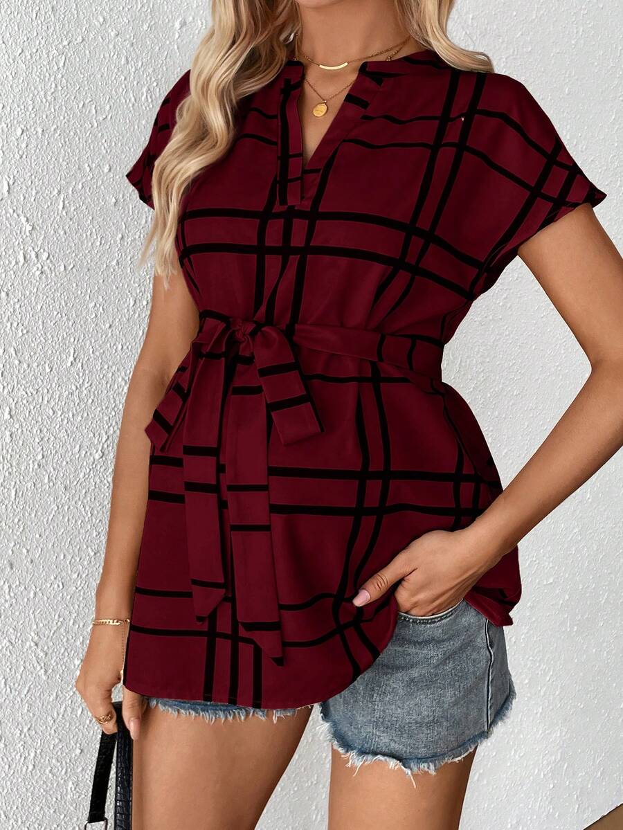 SHEIN 孕妇休闲格子翻领衬衫，夏季女式上衣，腰部松紧带设计，女式上衣和衬衫，女式衬衫和上衣，女式平价上衣 - 酒紅色 - 查看 1