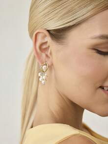 MOTF PREMIUM Pre Gold Plated Micro Inlaid Metallic Imitation Pearl Earrings - Yellow Gold - View 3