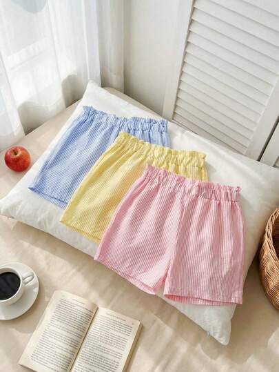 Souflis Souflis 这款套装采用舒适的条纹面料制成，饰有浅蓝色、黄色和粉色的精致细条纹图案。弹性腰带方便穿脱，柔软的面料非常适合日常玩耍和休闲外出。舒适、耐穿又可爱，是今夏小朋友们的必备佳品。