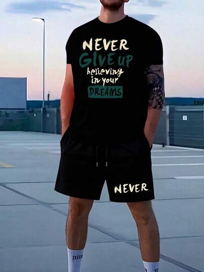 Conjunto 2 piezas para hombre: camiseta de manga corta y pantalón corto shorts con diseños estampados coordinados de frase motivacional y palabra única en estilo manuscrito y colores bicolor, estilo urbano moderno y relajado con actitud casual y positiva, ideal para look diario y salidas informales en temporada cálida.