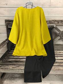 EMERY ROSE Standard Size Women V-Neck Coconut Button Decor 3/4 Sleeve Top + Solid Color Straight Leg Pants 2 Pieces Casual Commuter Set - Multicolor - View 2