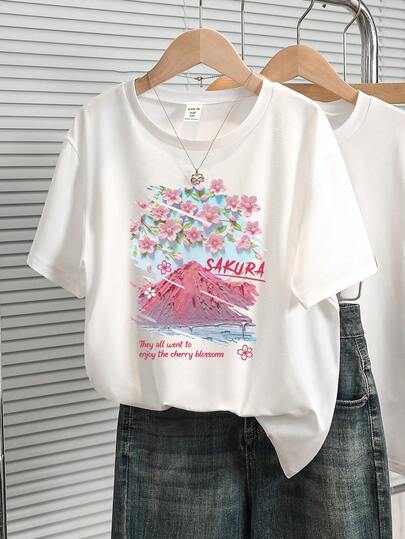 1 pieza Camiseta de manga corta blanca con estampado de Sakura y montaña, de moda casual para verano/otoño, cómoda y elegante, camiseta gráfica retro, top casual de cuello redondo minimalista para adolescentes, camiseta blanca