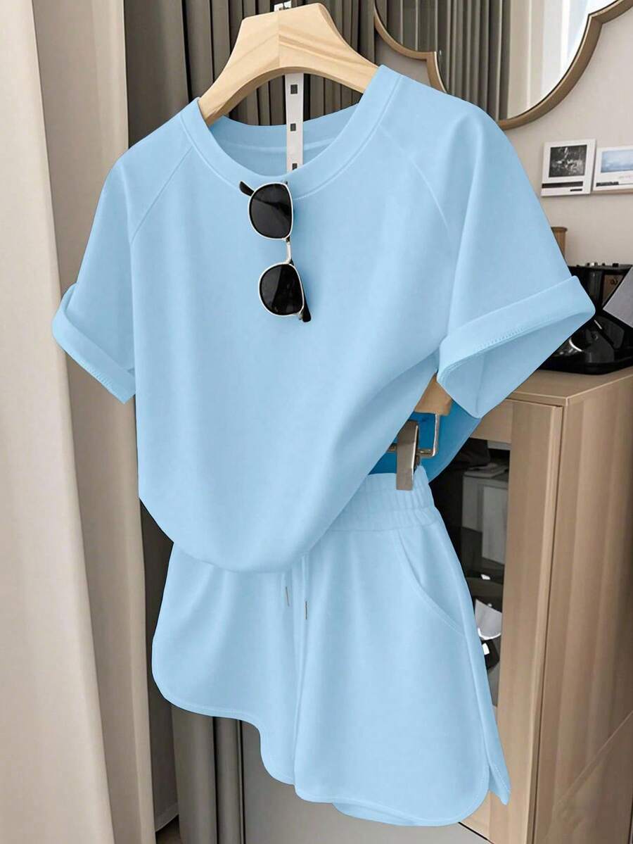 Resyla Plus Size Women Solid Color Round Neck Raglan Short Sleeve T-Shirt And Shorts Set - Navy Blue - View 1