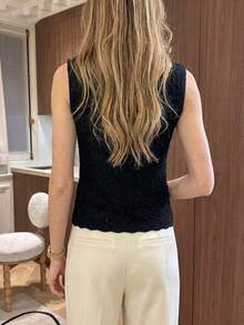 Chaleco Para Mujer, Chaleco Bordado de punto para mujer, diseño sin mangas, escote en V, cierre con botones frontales, tejido suave y ligero, prenda versátil para looks casuales y formales - Negro - Ver 4
