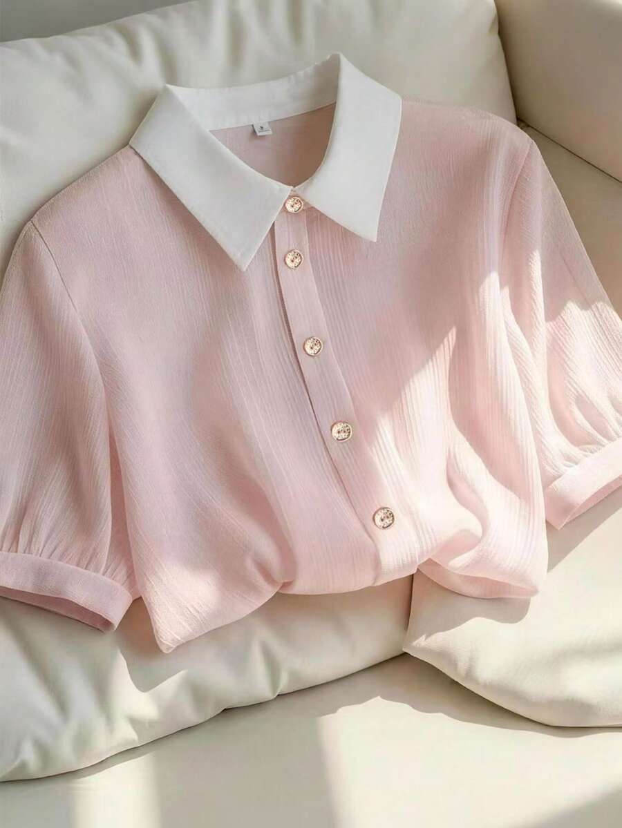 Resyla 女士春夏新款粉白纹理面料宽松衬衫，金属纽扣装饰，适合外出、度假、下午茶、日常穿着、约会、派对等场合。 - 彩色 - 查看 1