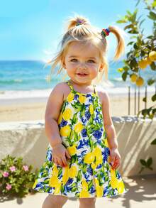 SHEIN Playful Pals 女婴柠檬叶印花吊带连衣裙，色彩明亮，荷叶边下摆清爽，充满活力的夏季风格，洋溢着童趣。 - 彩色 - 查看 2