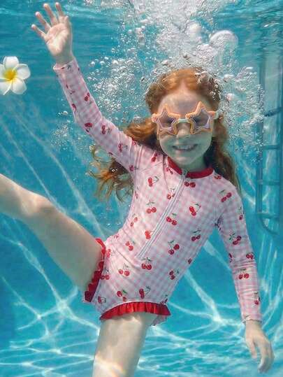 Maija Kids 1pc Young Girls Casual Elegant Resort Fitted Adorable Pink Plaid + Cherry Print Long Sleeve Swimsuit, Suitable For Pool, Beach, Seaside, Beach Party, Spring, Summer Rashguard Swimsuit Girl Kid Girl Swim Swim Cherry Young Girl Girls Swimsuits Long Sleeve Summer Water Girl