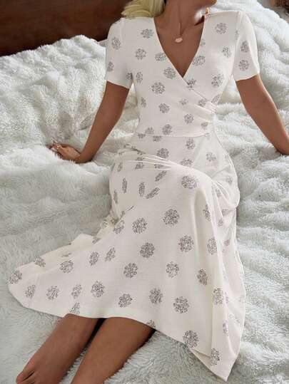 DAZY Women's Comfortable Floral Print Crossover Collar Short Sleeve Nightgown, Summer