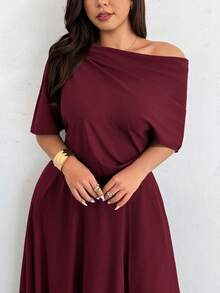 Firerie Vestido asimétrico de cuello minimalista y unicolor para tallas grandes - Burdeos - Ver 3
