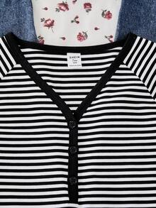 SHEIN Áo thun ngắn tay cổ chữ V kẻ sọc dành cho nữ tuổi teen, kiểu dáng thường ngày, đa năng. - Đen và trắng - Xem 6