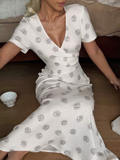 DAZY 女士舒适印花交叉领短袖睡裙，夏季