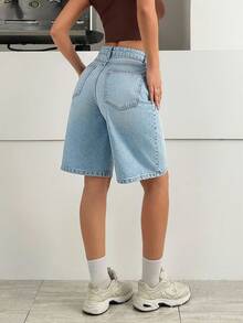 SHEIN Quần jean ngắn cạp thấp màu xanh nhạt, kiểu dáng đường phố, dài đến đầu gối, phong cách thường ngày. - Rửa nhẹ - Xem 2