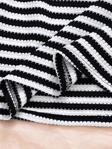 Sparklyn Tween Girls Casual Striped Spaghetti Strap A-Line Dress, Cute Vacation Style, Suitable For Outings, Versatile Dress - Black and White - View 5