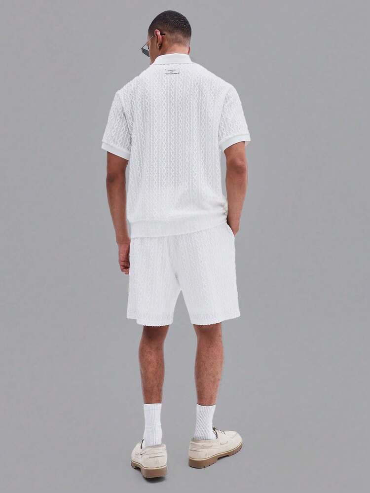 Conjunto de blusa e shorts com textura de renda