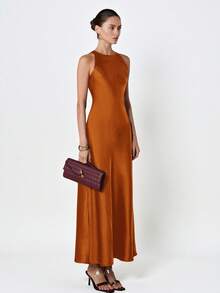 Aveloria Modichic 简约优雅不对称斜裁双面缎面醋酸纤维面料A字无袖连衣裙（女款） - 橘色 - 查看 1