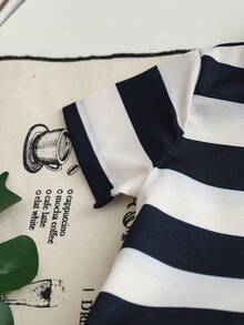 SHEIN 2 piezas Conjunto de estilo casual caballero para niño bebé, con camisa polo de rayas con diseño de parche de oso lindo, combinada con pantalones cortos elásticos de color azul marino, adecuado para uso casual, actividades al aire libre, regreso a la escuela, fiesta de cumpleaños, boda, baby shower, reunión familiar, celebración del 1er cumpleaños y talla grande, Conjunto de camisa y pantalones cortos a rayas para niño bebé, Conjunto de verano para niño bebé - Multicolor - Ver 6